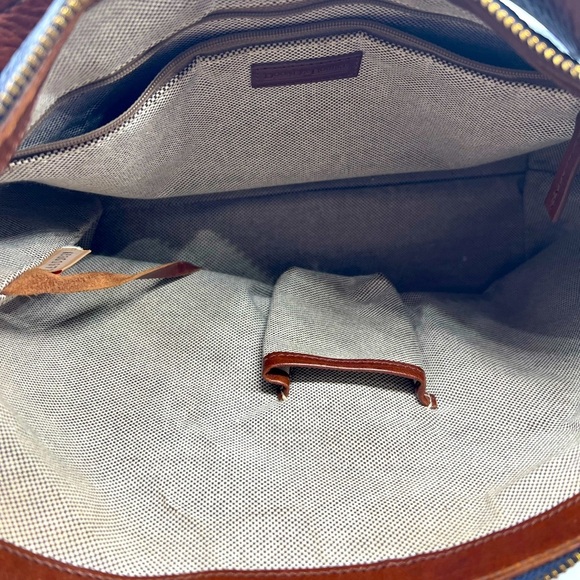 DOONEY & BOURKE navy blue pebbled leather shoulder bag serial number K83… - Picture 8 of 16